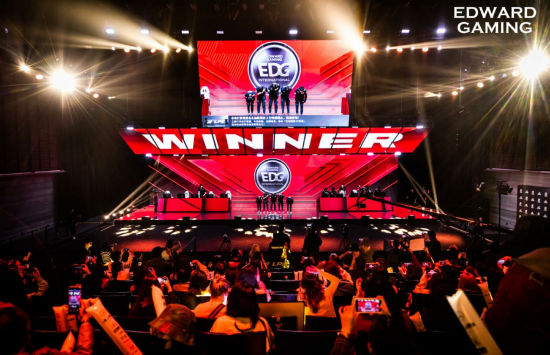 永劫无间双刀冠军皮肤限时发布，引爆游戏热潮